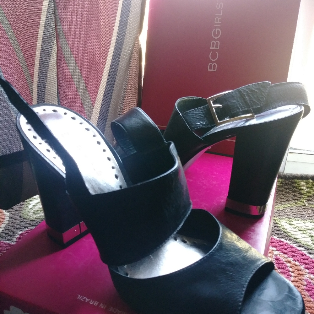 Heels - Picture 3 of 4